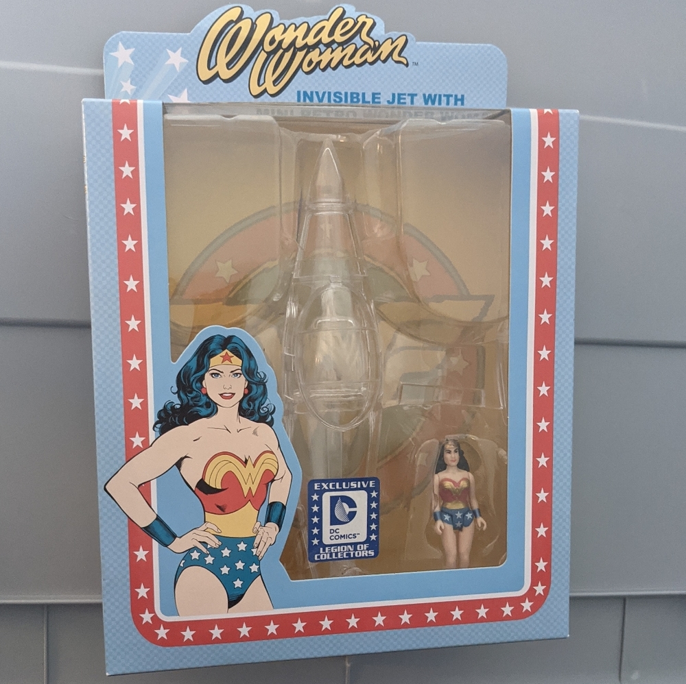 BNIB Funko Wonder Woman Jet & Figure